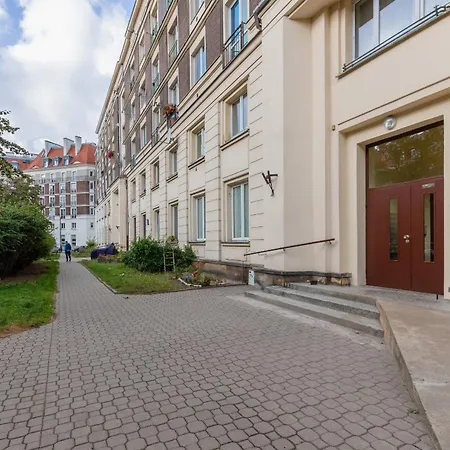 Aleja Wyzwolenia Studio With Mezzanine Downtown By Renters * Varşova