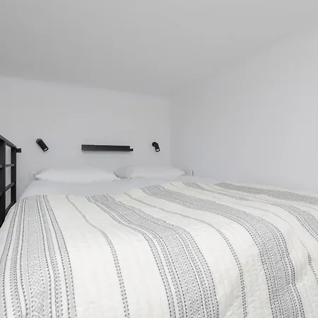 Aleja Wyzwolenia Studio With Mezzanine Downtown By Renters *