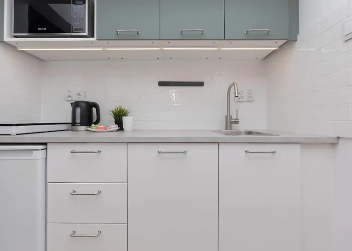 Hotel Aleja Wyzwolenia Studio With Mezzanine Downtown By Renters