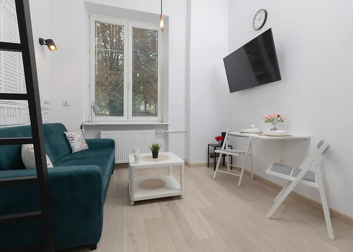 Aleja Wyzwolenia Studio With Mezzanine Downtown By Renters * Warszawa